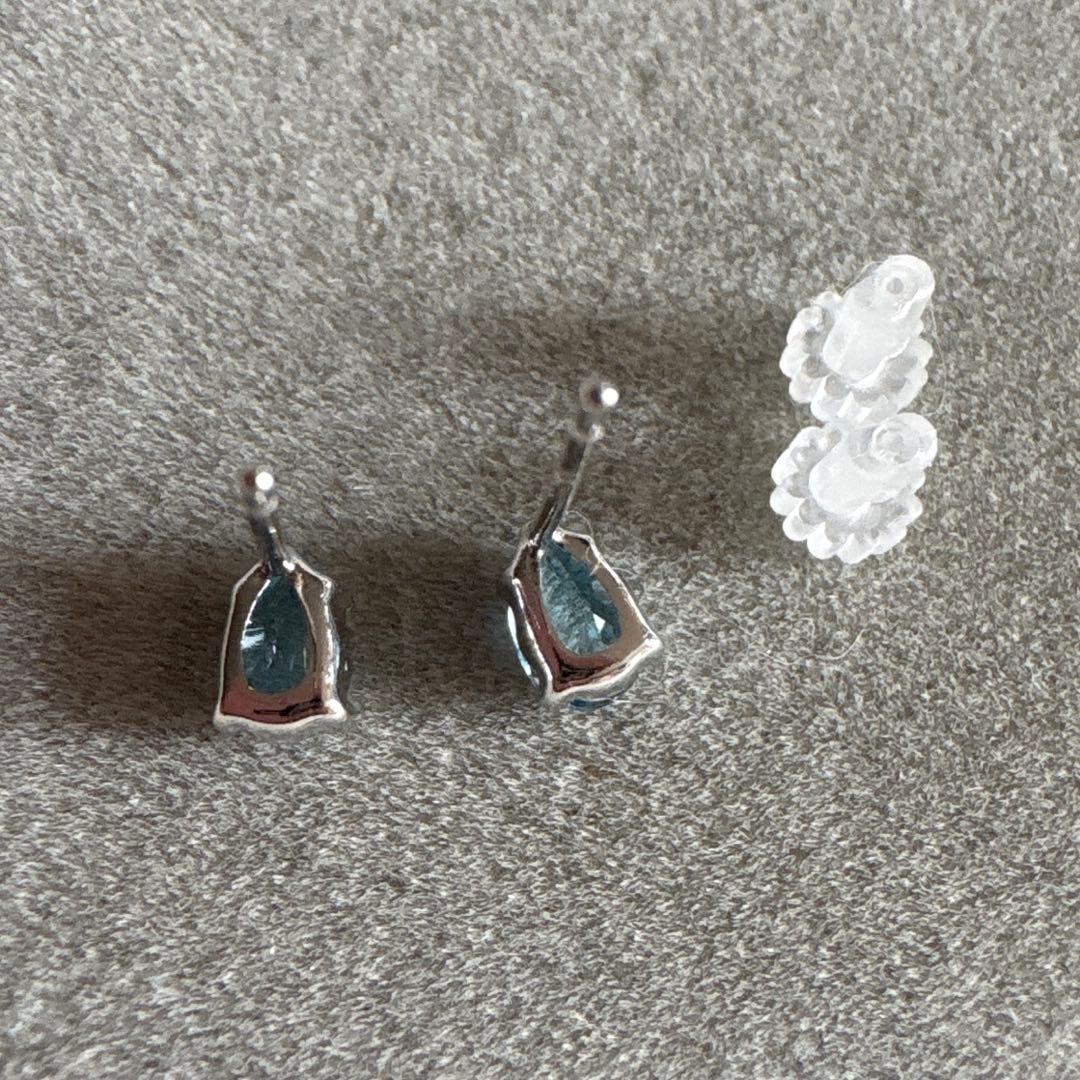 K18WG ♡ ブルーストーンピアス キャッチシリコン
