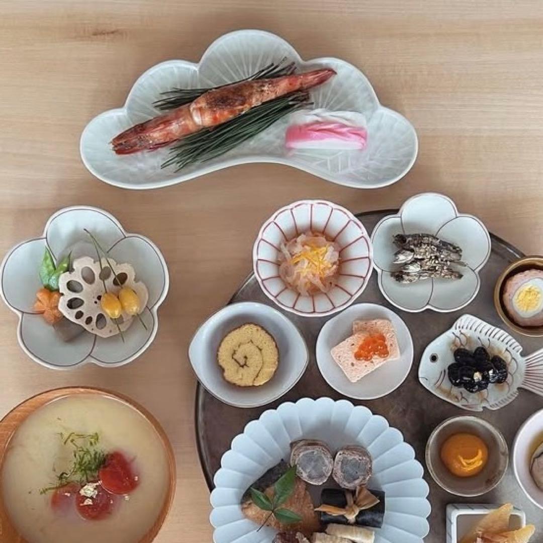 【新品】有田焼幸楽窯　錦銀松葉形前菜皿　縁起物