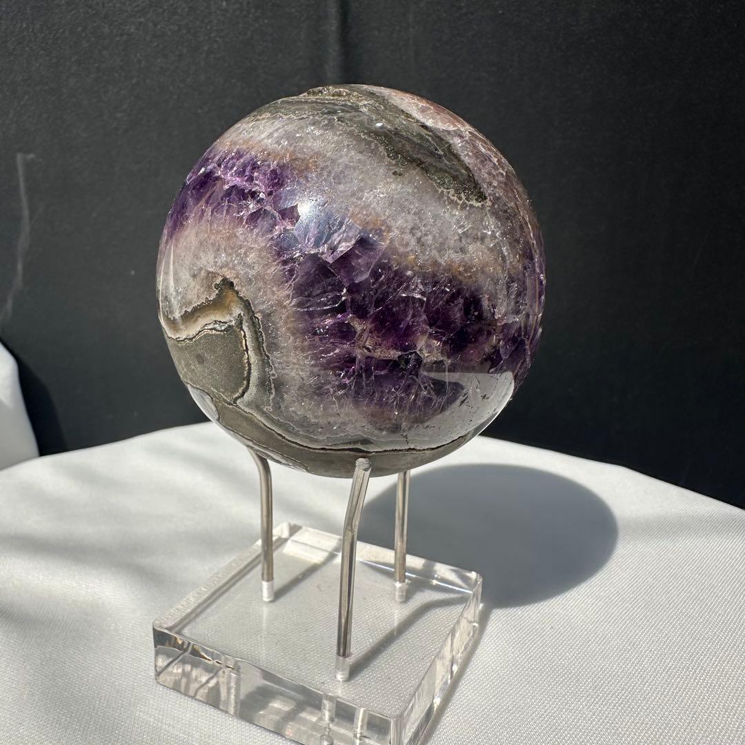 天然石アメジストの笑い口　置物　スフィアD.156