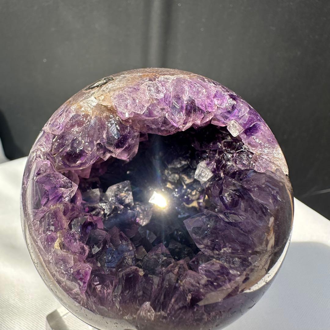 天然石アメジストの笑い口　置物　スフィアD.156