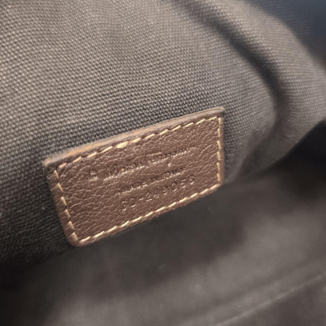 Salvatore Ferragamo メッセンジャーバッグ