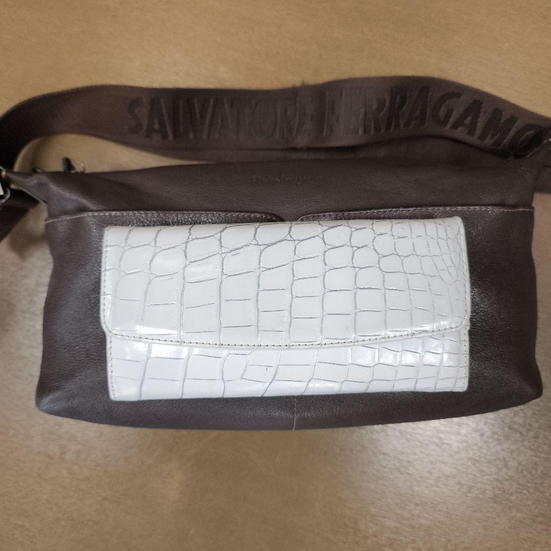 Salvatore Ferragamo メッセンジャーバッグ
