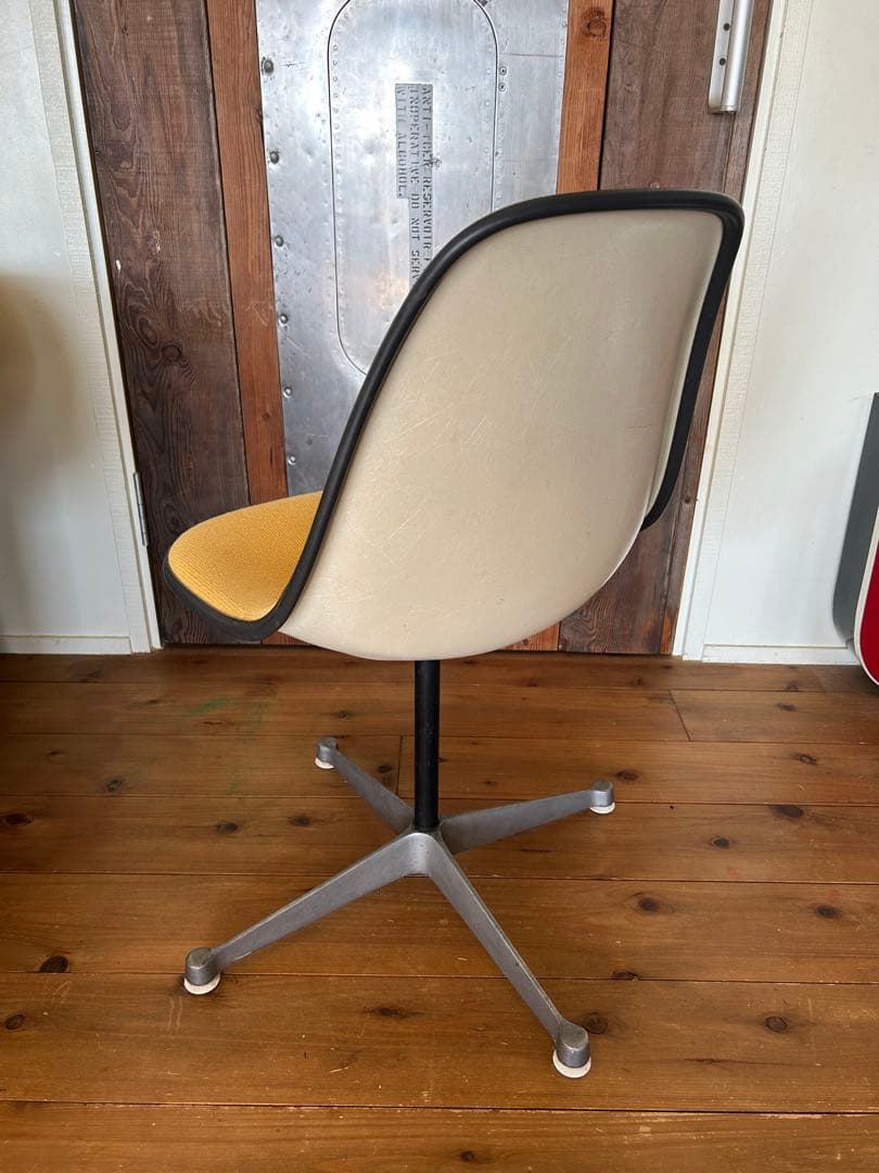 イームズシェルチェア　ビンテージ　イエロー