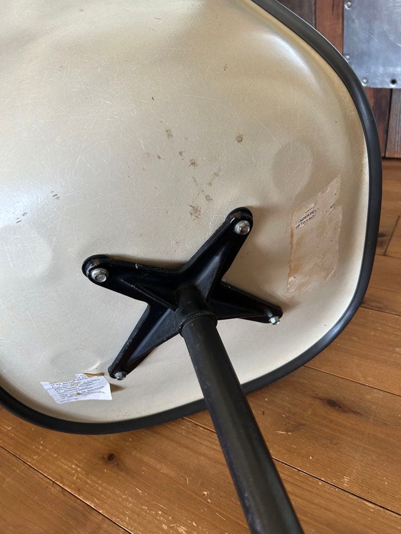 イームズシェルチェア　ビンテージ　イエロー