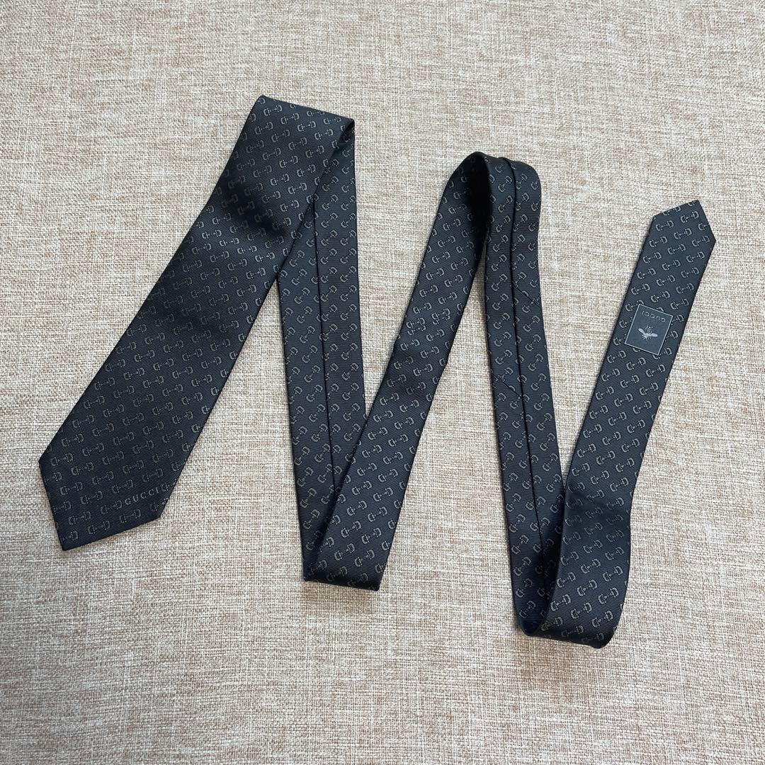 GUCCI チャコールグレー ホースビット 総柄 高級シルクネクタイ