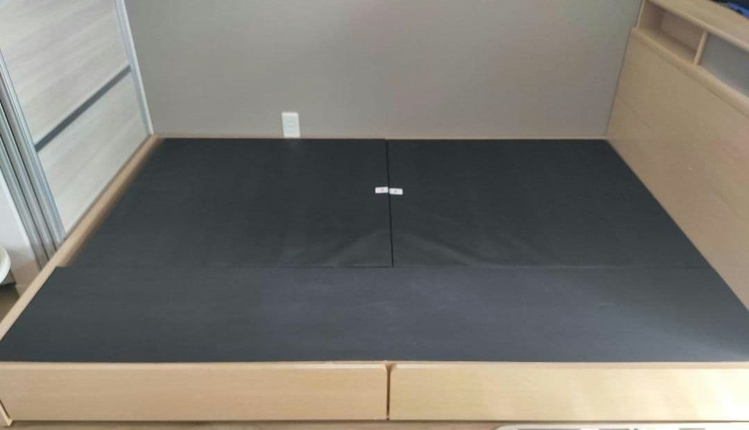 ダブルベッド　収納付き　ナチュラル　照明あり　コンセント付き