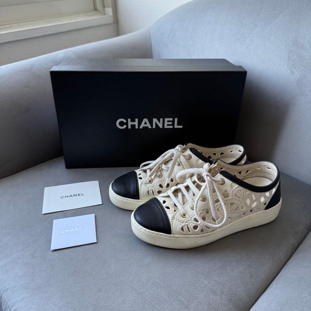 シャネル カメリア スニーカー レース ココマーク アイボリー 22.5cm