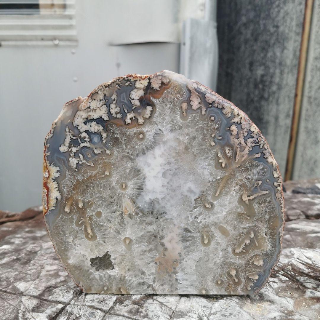 ブラジル産　アゲート　2.5キロ　虹入り　鑑賞石　石　置物　オブジェ　インテリア