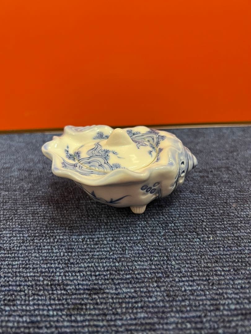 1215  希少　古伊万里(藍柿右衛門様式)染付唐子貝形蓋物　未使用