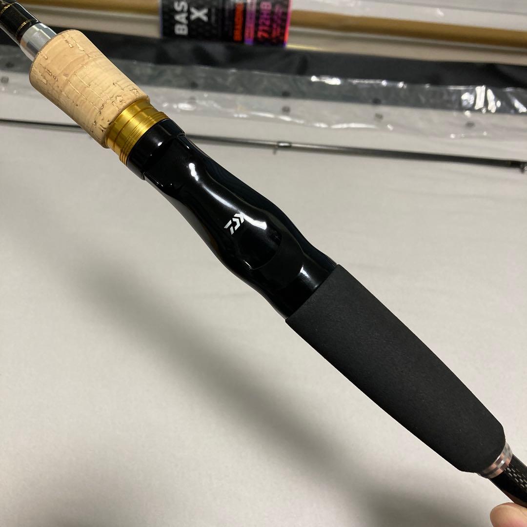 バスX　712HB