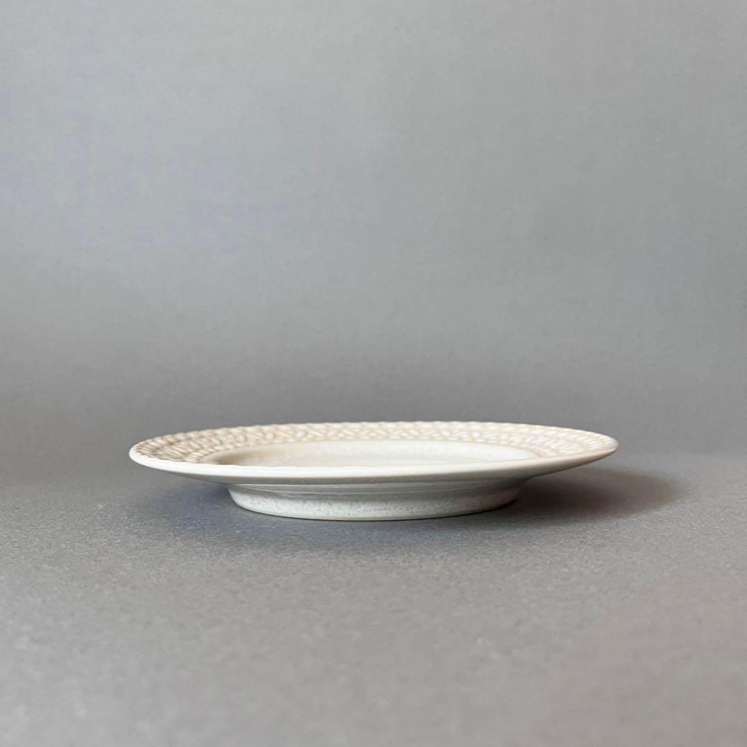 美濃焼　レース　ケーキ皿　取り皿　17cm 生成りホワイト　2枚