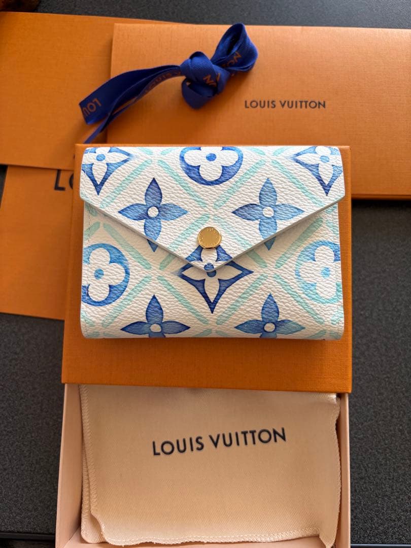 LOUIS VUITTON ポルトフォイユ・ヴィクトリーヌ M83623
