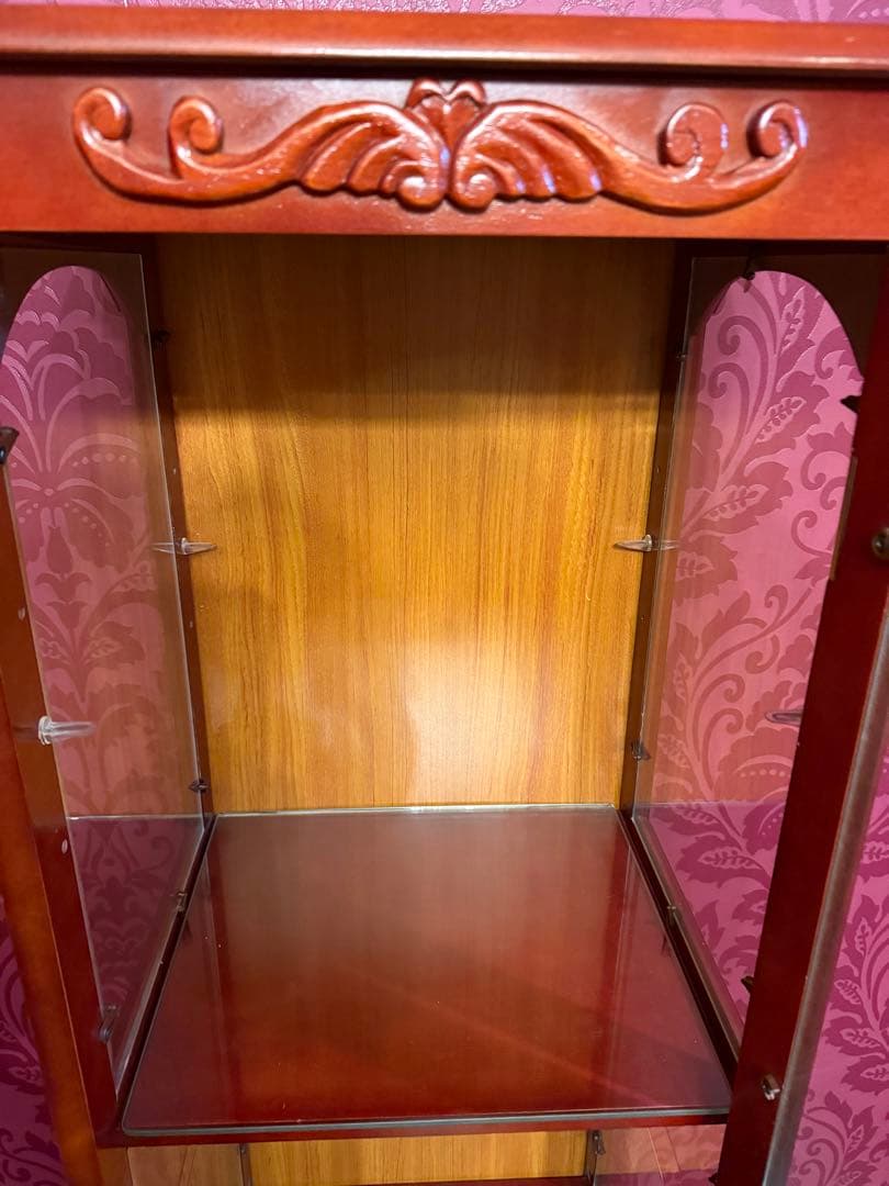 たのメル便発送　木製　赤茶色　ガラス扉キャビネット