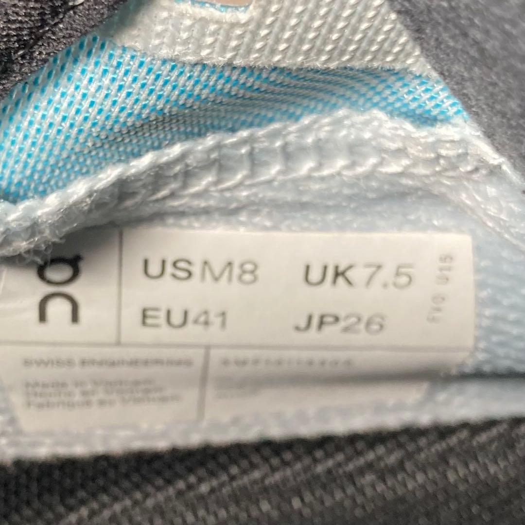 美品　On Cloudflow 5 レーシングシューズ　ランニング　スニーカー