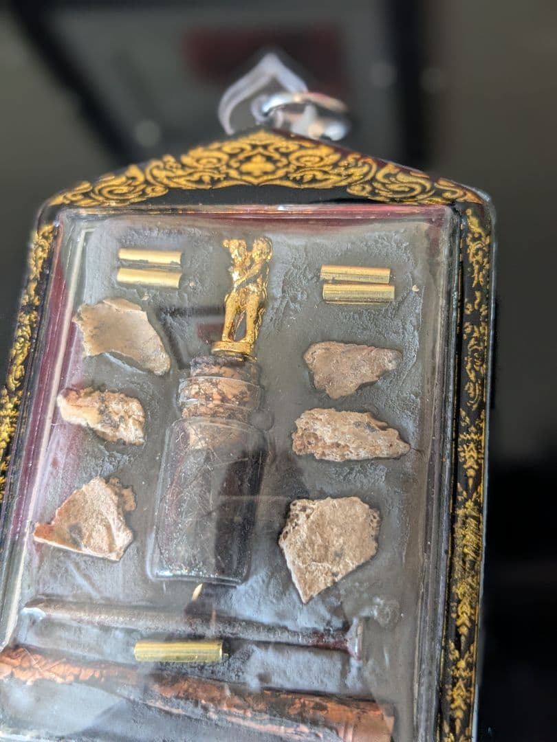 【マダム＆レア！】タイのお守りBIGプラクルアン…？呪物？幸運＆恋愛運アップ！？