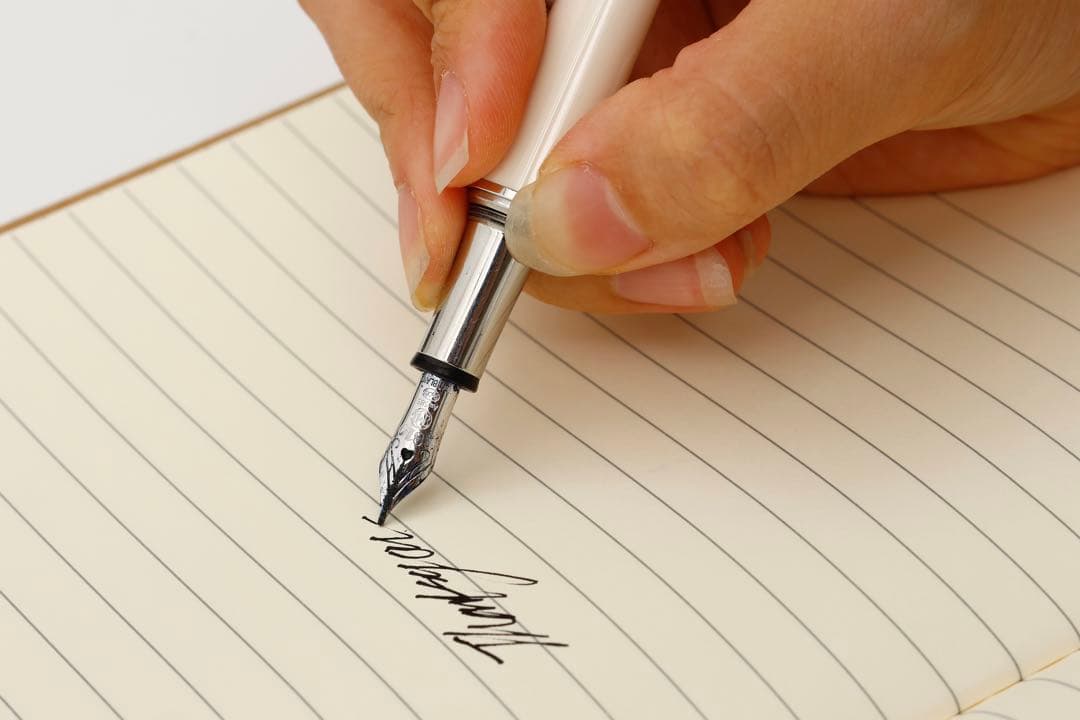 【期間限定品】万年筆 MONTBLANC モンブラン　グレースケリー箱あり