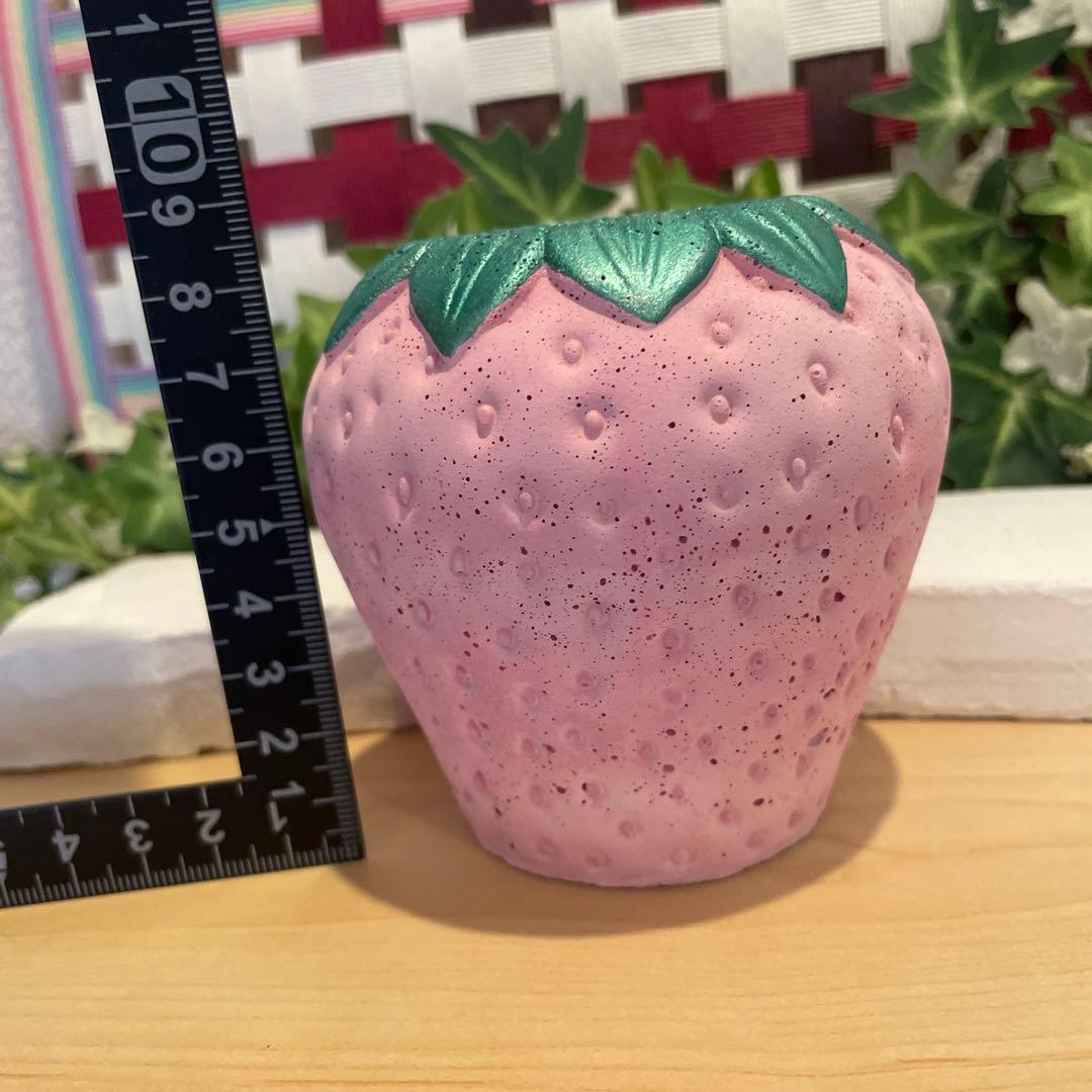 442★strawberry モルタル雑貨　（お任せ植物付き）486