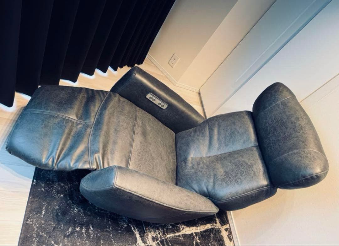 【新品未使用】【送料込み】電動リクライニングチェアレザーテック革　人気カラー