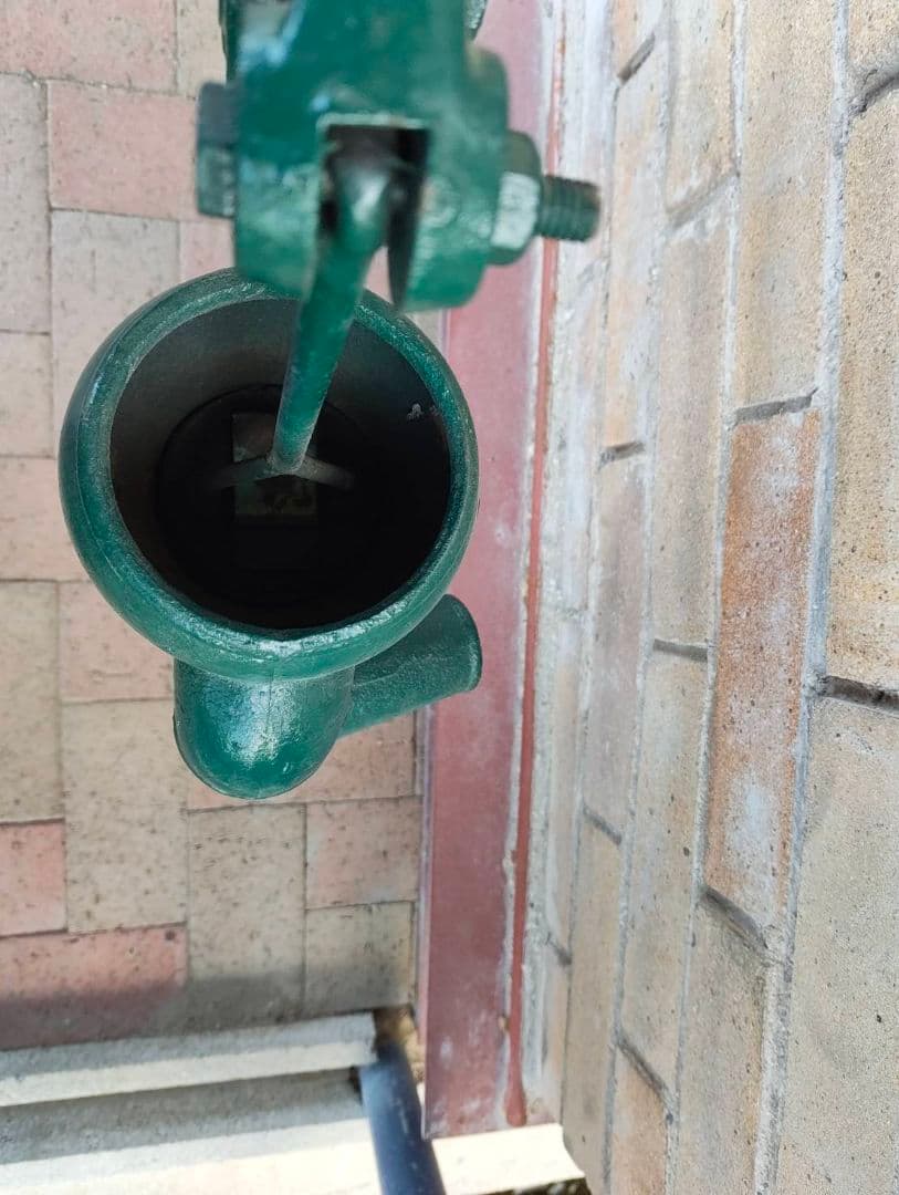 オブジェ　インテリア　実用　手動鋳鉄ポンプ 緑色 レトロデザイン　アンティーク