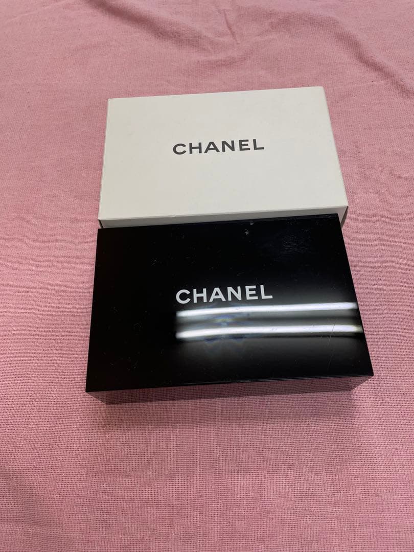 ❣️お値下げ❣️ ❣️シャネル　プラスティック製鏡付きアクセサリーケース　小物入れ❣️