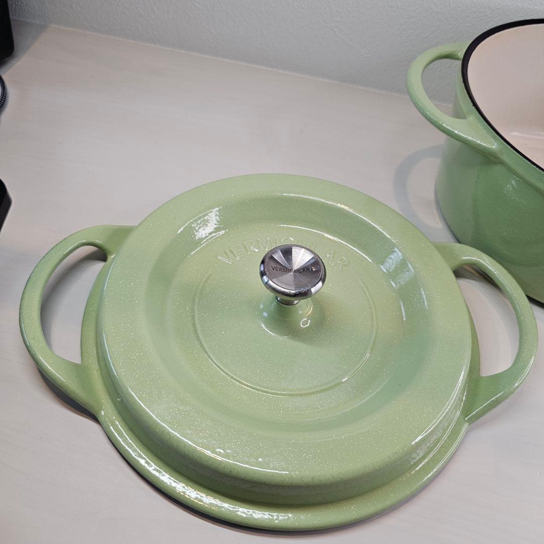 VERMICULARバーミキュラオーブンポットラウンド 22cm パールグリーン