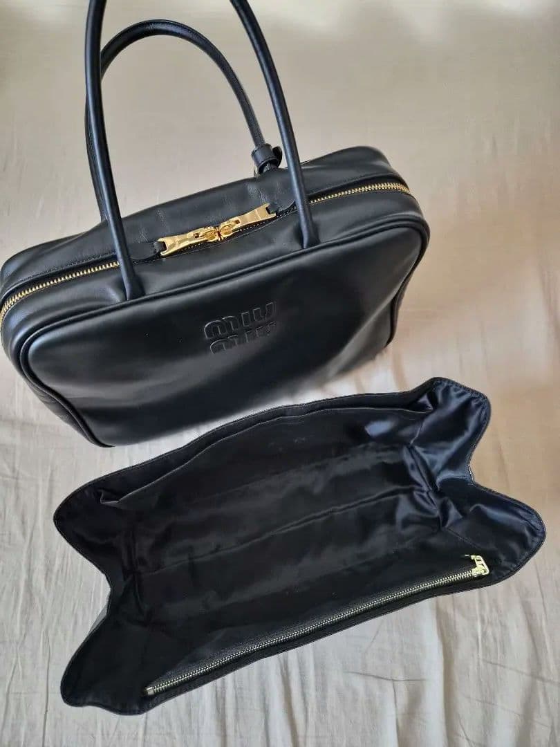 1月19日まで限定値下げ【美品】miu miu レザーボーバック ラージ