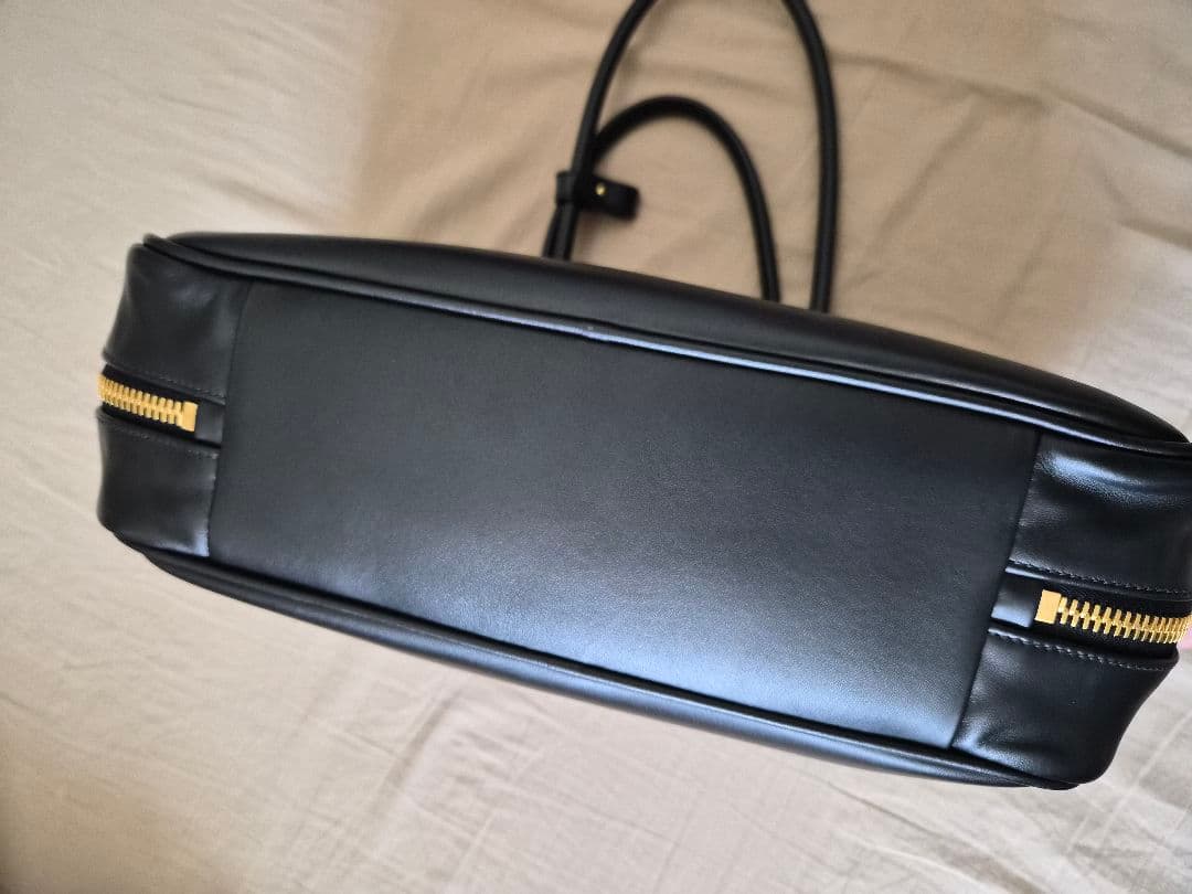 1月19日まで限定値下げ【美品】miu miu レザーボーバック ラージ