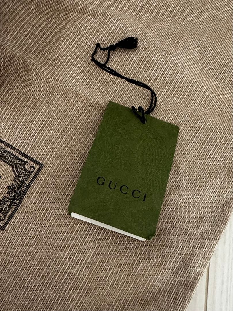 GUCCI ホワイト ベースボールキャップ