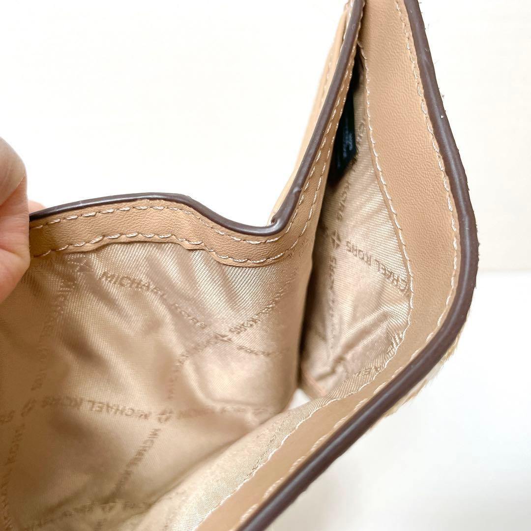 ちょっぴり大人なミニ財布✨MICHAEL KORS カルメン 二つ折り財布