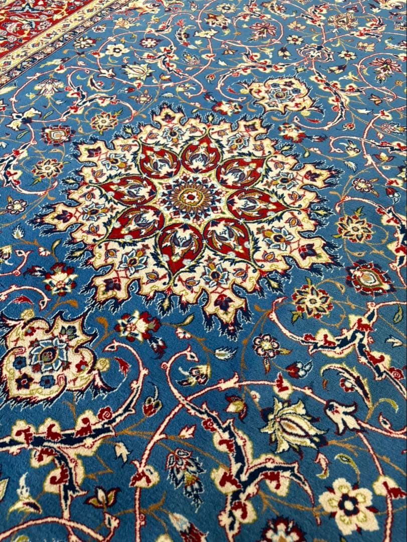 ペルシャ絨毯 イスファハン産（セイラフィアン工房）サイズ約211x152cm