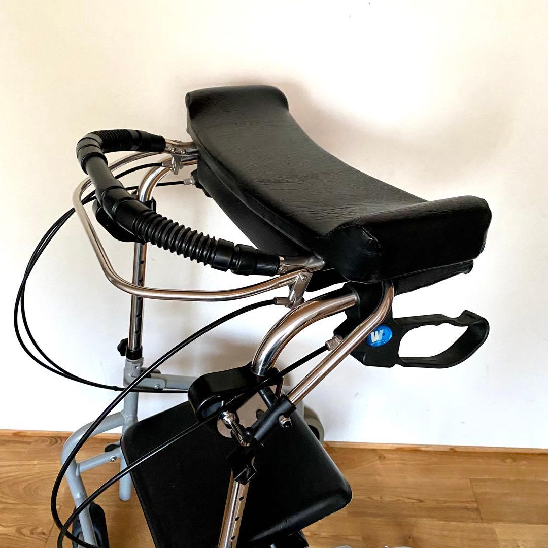 美品 前腕支持 歩行補助車 ラビット WAー2 ウェルパートナーズ 座面付き