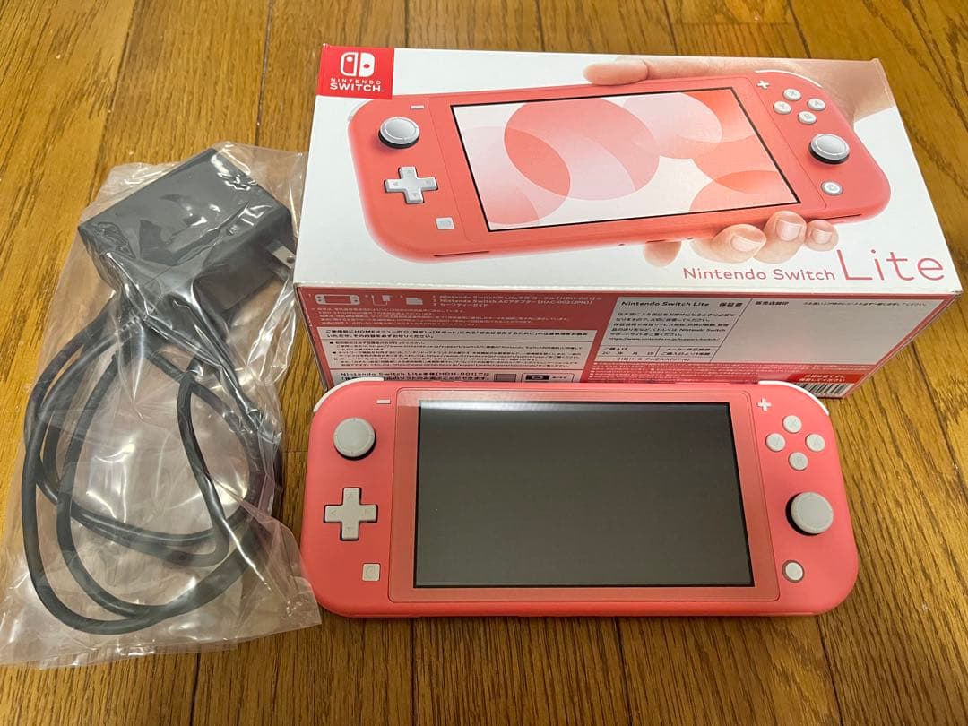 Nintendo Switch Light コーラルピンク