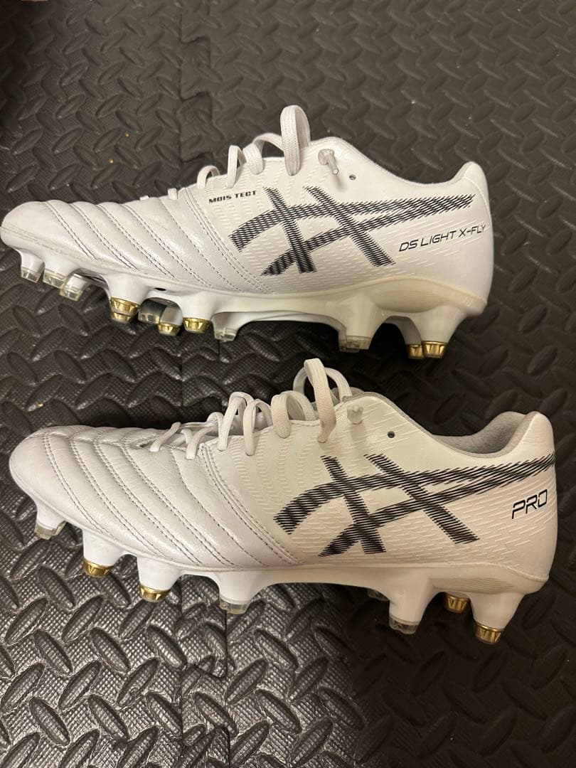 ASICS DS LIGHT X-FLY サッカーシューズ