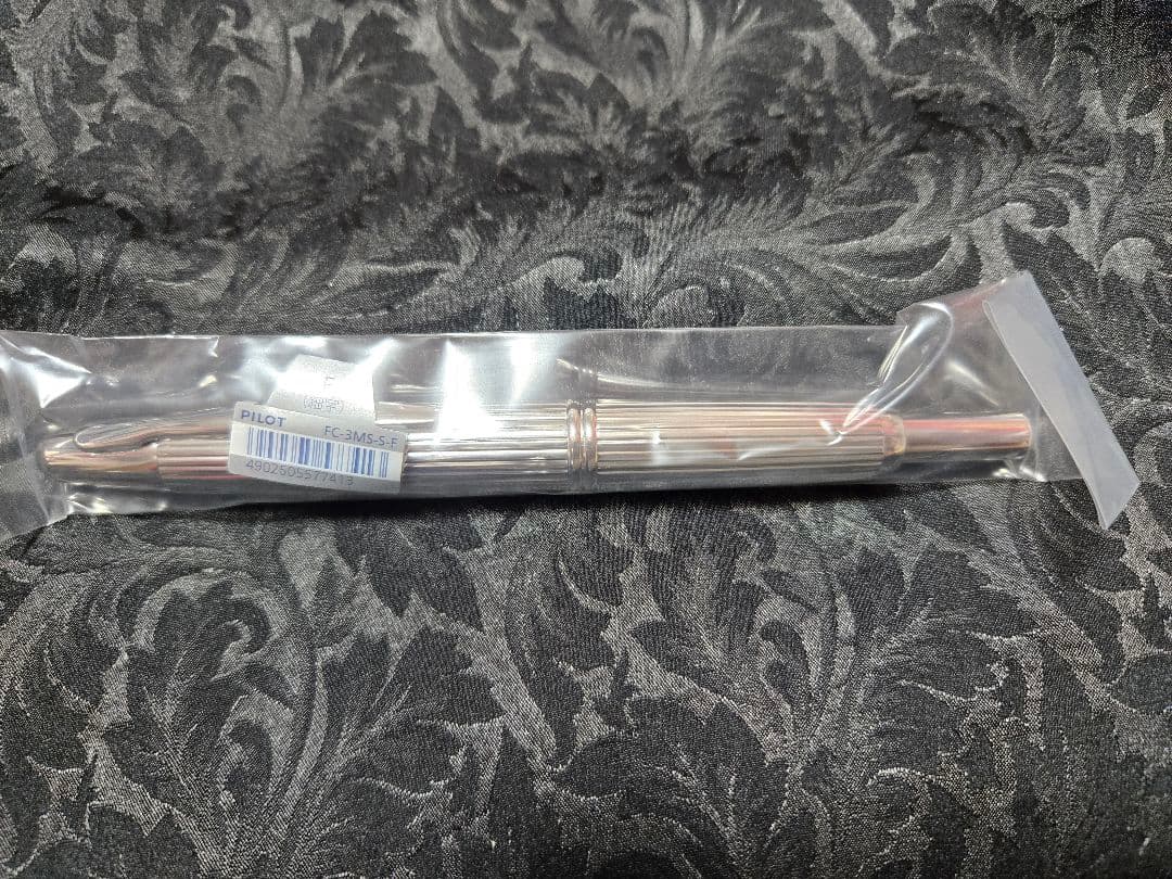 パイロット 万年筆 キャップレス ストライプ F