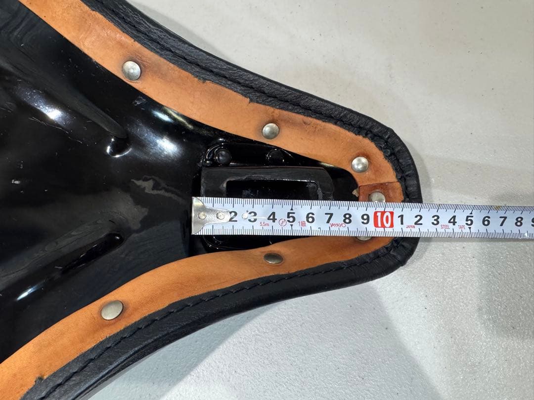 ショベル　サドル　シート　ハーレー　FL H FL FX パン　ソロ　ビンテージ