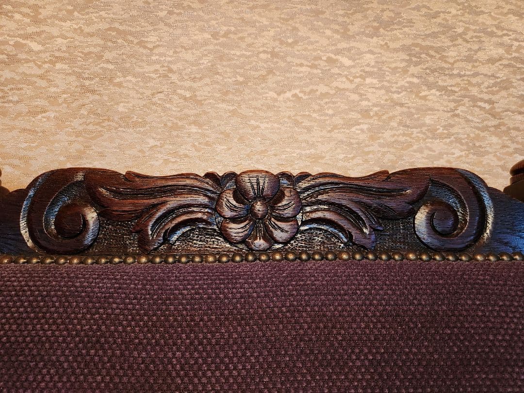 英国アンティークアームチェアー　彫刻　ツイストレッグ　椅子　オーク材