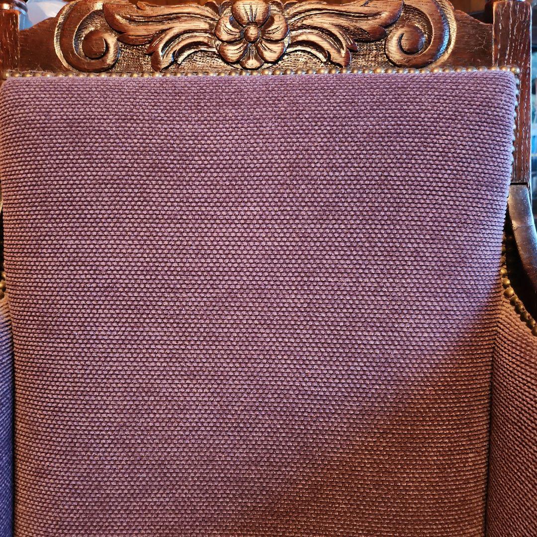 英国アンティークアームチェアー　彫刻　ツイストレッグ　椅子　オーク材