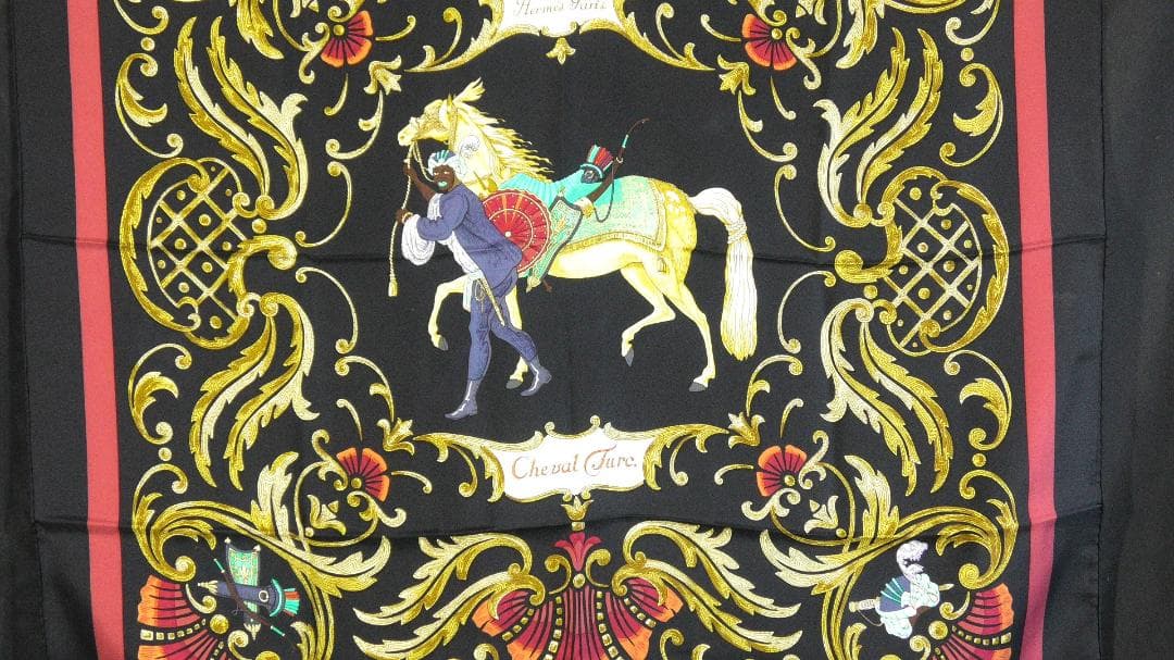 新品未使用品　HERMES エルメス　大判スカーフ　カレ90　 D527