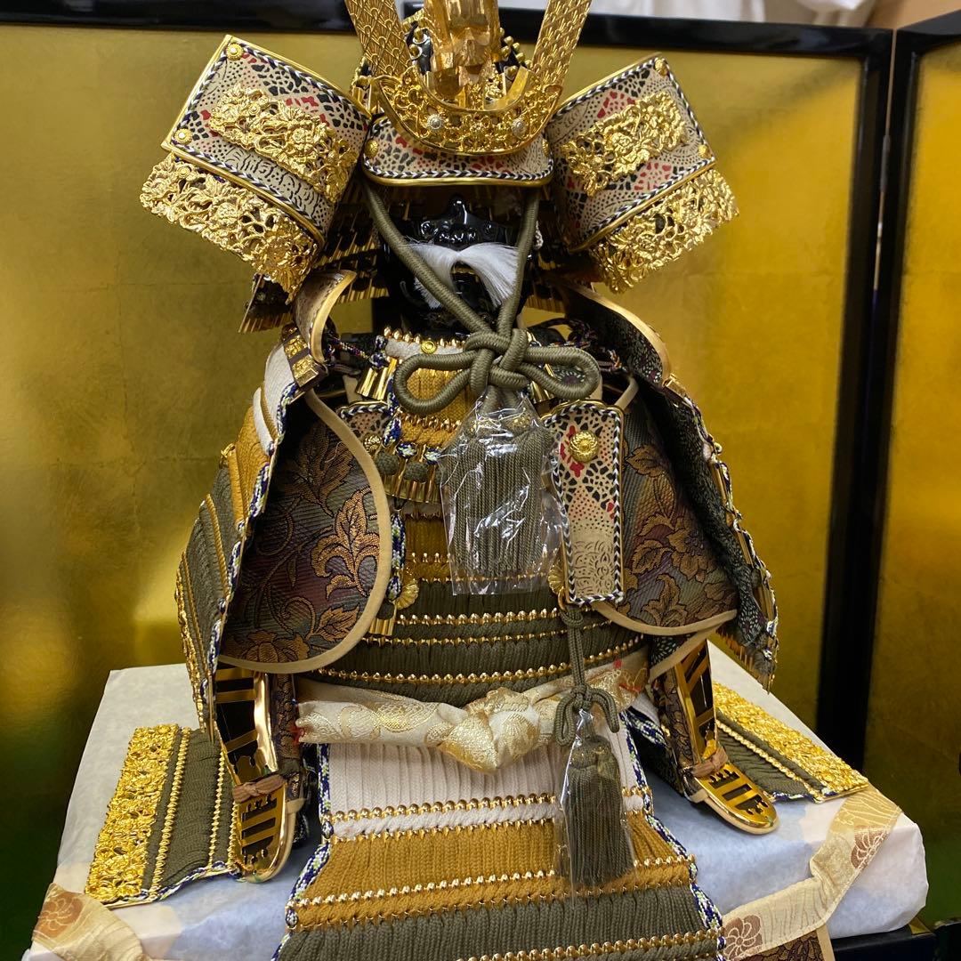 五月人形 武士の鎧 金色装飾
