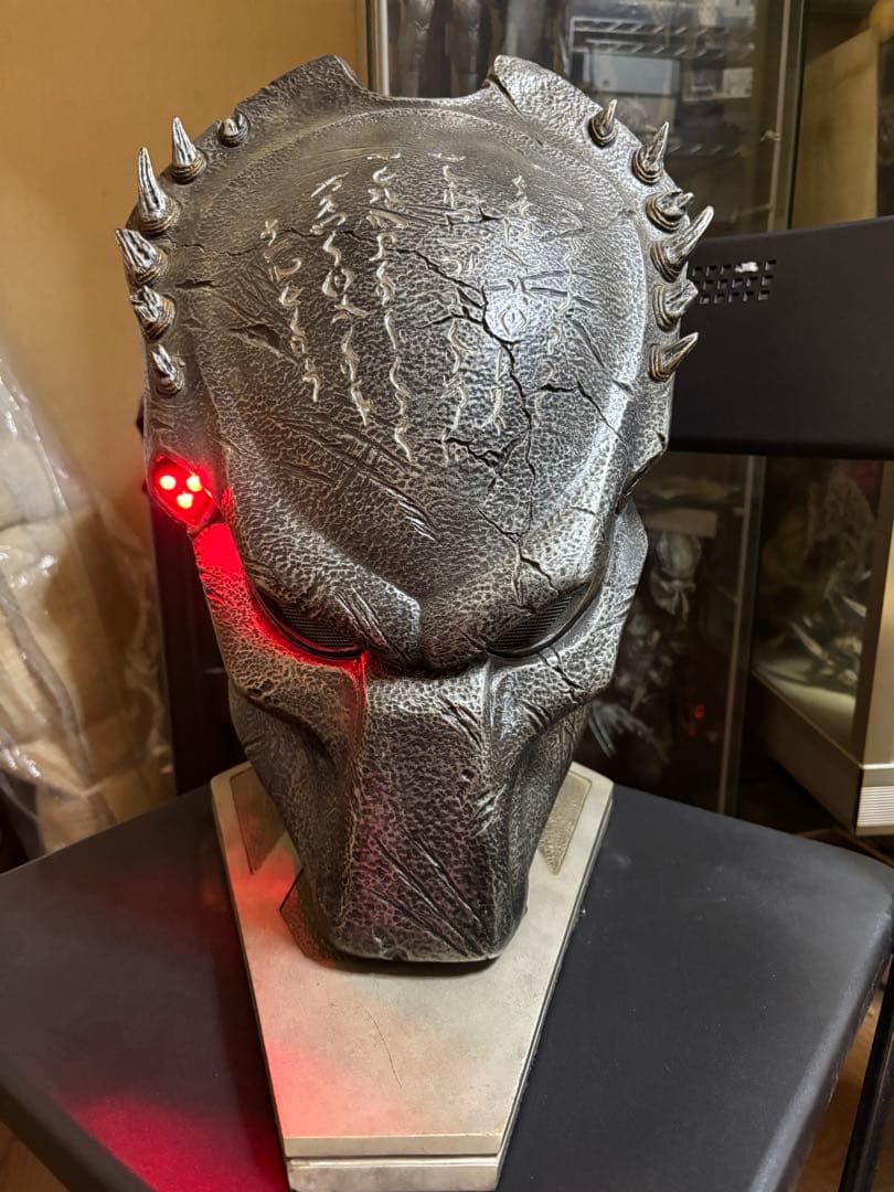 サイドショウ　AVP2 プレデターウルフ　1/1 バイオマスクレプリカ