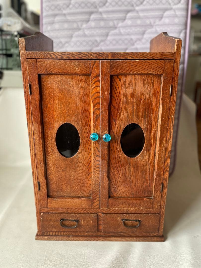 小型収納箪笥 観音扉 箪笥 小物収納 飾り棚 ガラス窓 ガラスつまみ 中古品