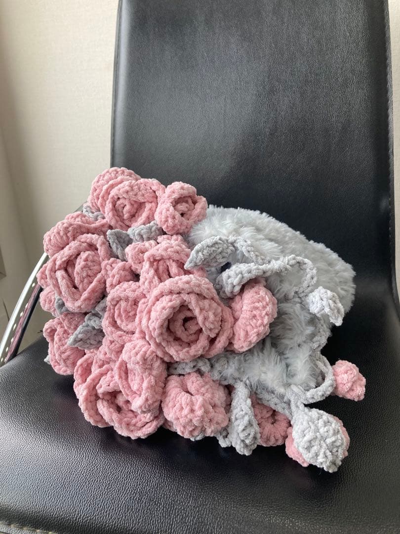 グレーにピンクのバラのブーケブランケット