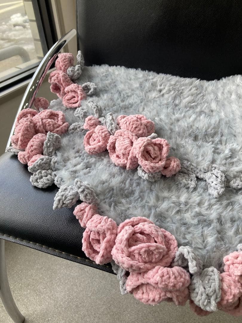 グレーにピンクのバラのブーケブランケット