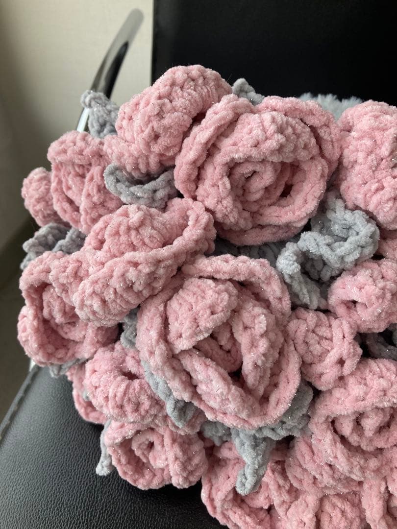 グレーにピンクのバラのブーケブランケット