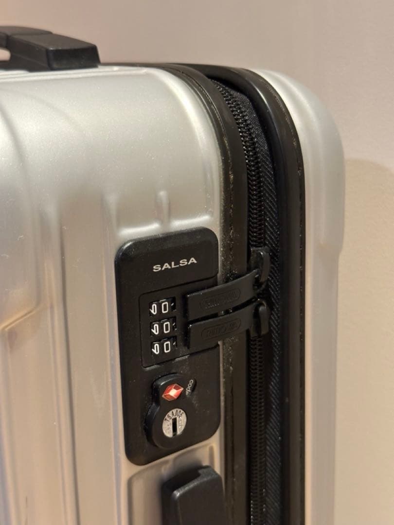 【良品】RIMOWAリモワ サルサ 32L 機内持ち込み可 2輪 ポリカ