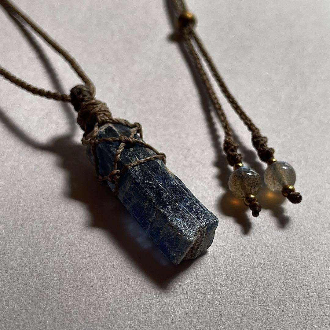 カイヤナイト ネパール産 ＊ ハンドメイド マクラメペンダント ネックレス ⑨