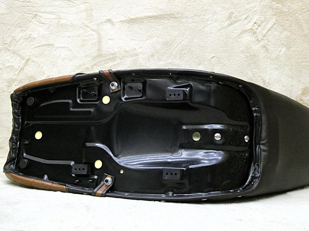 GS400 茶皮ボタン40cm 三段シート/補強入 ブラウンGS400E