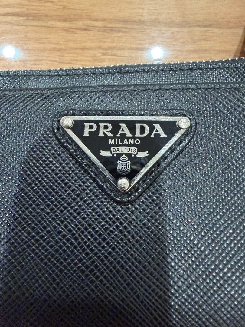 【PRADA サフィアーノトライアングルカードケース　ウォレット2MC084】