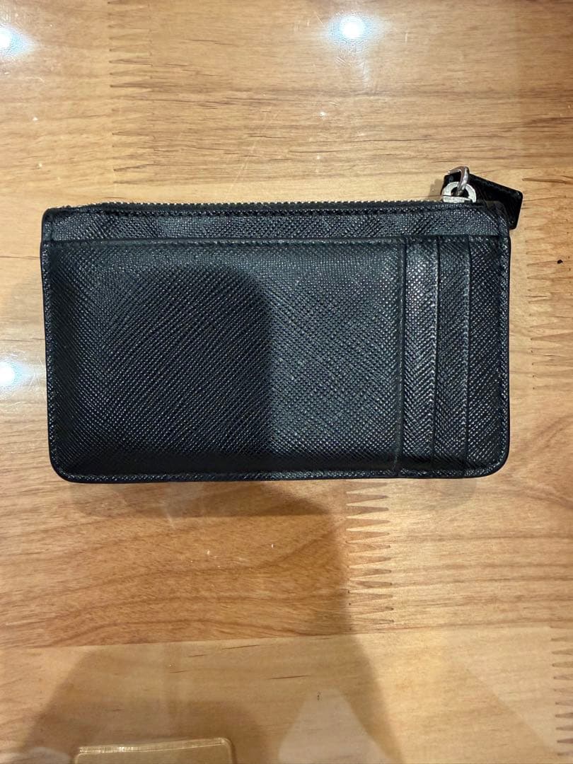 【PRADA サフィアーノトライアングルカードケース　ウォレット2MC084】