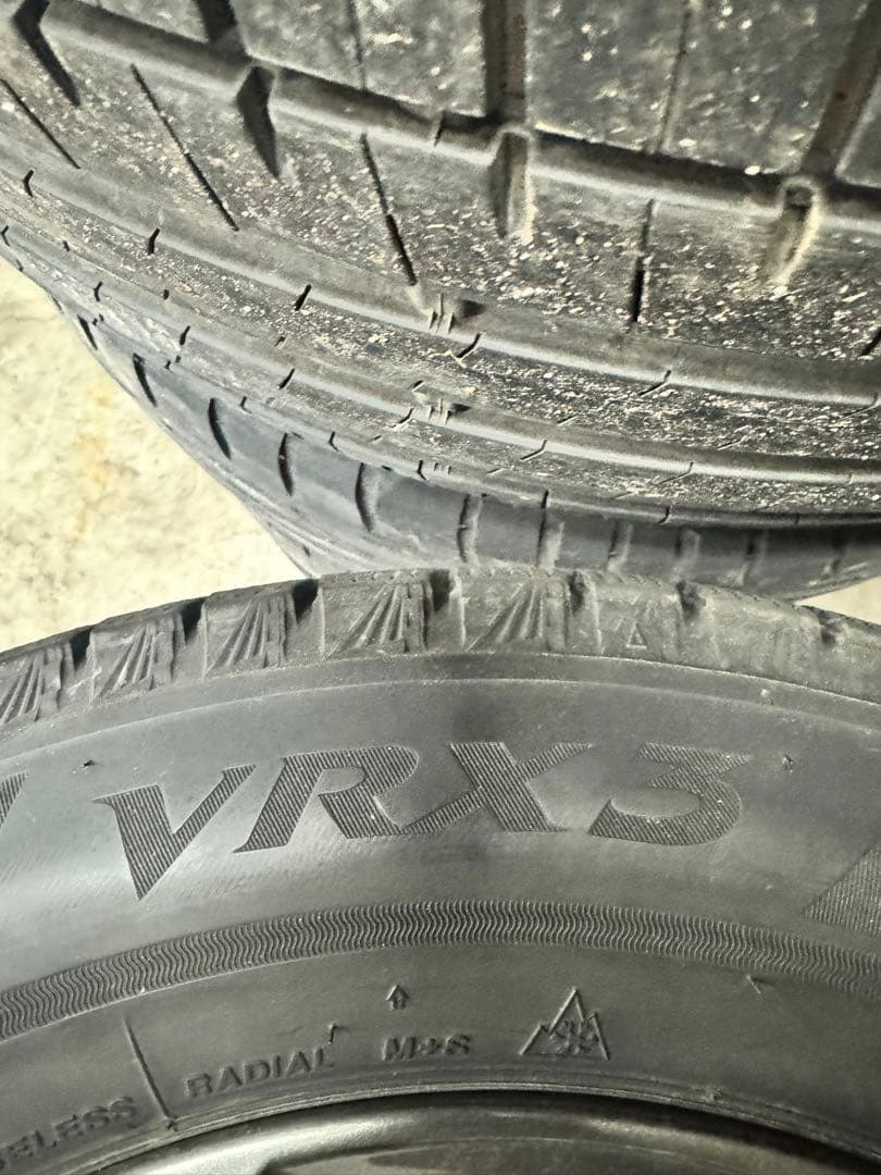 215/60R16 ブリジストン VRX3 スタッドレスタイヤ 4本